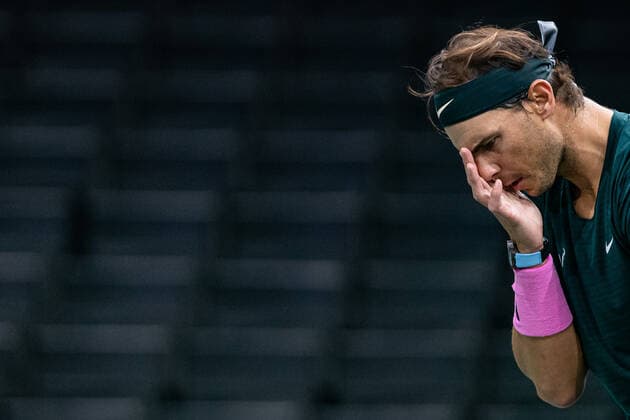 Paris, France le 6 novembre 2020 - L Espagnol Rafael NADAL contre l Espagnol Pablo CARRENO BUSTA lors du Quart de finale de tennis en simple masculin au cinquieme jour du tournoi de tennis en salle ATP, Tennis Herren World Tour Masters 1000 - Paris Masters (Paris Bercy) - a l Arena AccorHotels. Rafael NADAL of Spain against Pablo CARRENO BUSTA of Spain during their Quarter Final men s singles tennis match on day 5 at the ATP World Tour Masters 1000 - Paris Masters (Paris Bercy) - indoor tennis tournament at The AccorHotels Arena in Paris on November 6, 2020.  Copyright: xAurelienxMorissardx