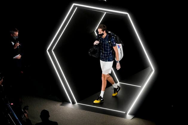 entree de Daniil Medvedev (Rus) TENNIS : Rolex Paris Masters Demi Finale - 07 11 2020 JBAutissier Panoramic 