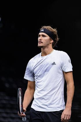 Paris, France le 7 novembre 2020 - L Allemand Alexander ZVEREV contre l Espagnol Rafael NADAL lors de la demi-finale de tennis en simple masculin au cinquieme jour du tournoi de tennis en salle ATP, Tennis Herren World Tour Masters 1000 - Paris Masters (Paris Bercy) - a l Arena AccorHotels. Alexander ZVEREV of Germany against Rafael NADAL of Spain during their Semi Final men s singles tennis match on day 5 at the ATP World Tour Masters 1000 - Paris Masters (Paris Bercy) - indoor tennis tournament at The AccorHotels Arena in Paris on November 7, 2020.  Copyright: xAurelienxMorissardx