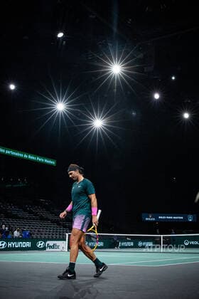Paris, France le 7 novembre 2020 - L Espagnol Rafael NADAL contre l Allemand Alexander ZVEREV lors de la demi-finale de tennis en simple masculin au cinquieme jour du tournoi de tennis en salle ATP, Tennis Herren World Tour Masters 1000 - Paris Masters (Paris Bercy) - a l Arena AccorHotels. Rafael NADAL of Spain against Alexander ZVEREV of Germany during their Semi Final men s singles tennis match on day 5 at the ATP World Tour Masters 1000 - Paris Masters (Paris Bercy) - indoor tennis tournament at The AccorHotels Arena in Paris on November 7, 2020.  Copyright: xAurelienxMorissardx