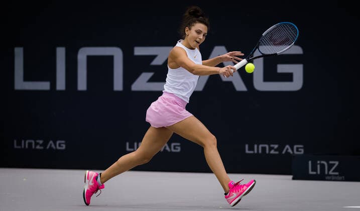 November 7, 2020, Linz, AUSTRIA: Jacqueline Cristian of Romania in action during the first qualifications round at the 2020 Upper Austria Ladies Linz WTA, Tennis Damen International tennis tournament against Mira Antonitsch of Austria Linz AUSTRIA - ZUMAa181 20201107_zaa_a181_177 Copyright: xRobxPrangex