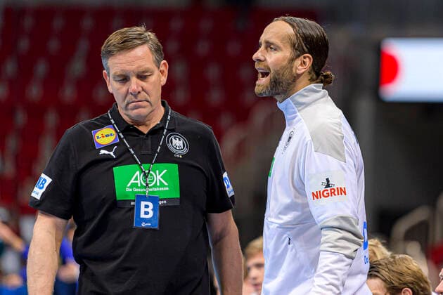 Düsseldorf, Germany 05 November 2020 Men EHF EM 2022 Qualification, Group 2, Germany vs. Bosnia Herzegovina vs. li Trainer Alfred Gislason Germany , Goalkeeper Silvio Heinevetter Germany MT Melsungen Düsseldorf ISS Dome Nordrhein Westfalen Germany