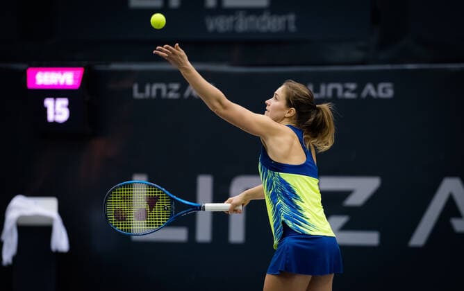 November 8, 2020, Linz, AUSTRIA: Laura Ionana Paar of Romania in action during the second qualifications round at the 2020 Upper Austria Ladies Linz WTA, Tennis Damen International tennis tournament Linz AUSTRIA - ZUMAa181 20201108_zaa_a181_027 Copyright: xRobxPrangex