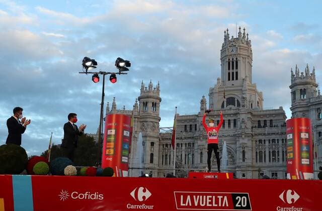 Slovenian rider Primoz Roglic, of Jumbo-Visma team, celebrates on the podium after winning the Vuelta a Espana 2020 cycling race, following the final stage, a 124.2 km race from La Zarzuela horse racecourse to Madrid, central Spain, 08 November 2020. Vuelta a Espana 2020 - Final stage !ACHTUNG: NUR REDAKTIONELLE NUTZUNG!  Copyright: xKikoxHuescax GRAF6429 20201108-637404563936966887