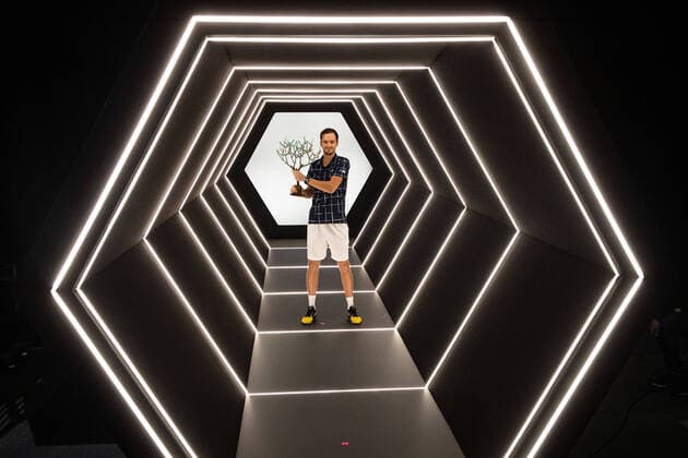 Bilder des Jahres 2020, Sport 11 November Sport Themen der Woche KW45 Sport Bilder des Tages Paris, France le 8 novembre 2020 - Le Russe Daniil MEDVEDEV pose avec le trophee de la finale de tennis en simple masculin du tournoi de tennis en salle ATP, Tennis Herren World Tour Masters 1000 - Paris Masters (Paris Bercy) - a l Arena AccorHotels. Daniil MEDVEDEV of Russia poses with the trophy of the Final men s singles tennis match at the ATP World Tour Masters 1000 - Paris Masters (Paris Bercy) - indoor tennis tournament at The AccorHotels Arena in Paris on November 8, 2020.  Copyright: xAurelienxMorissardx