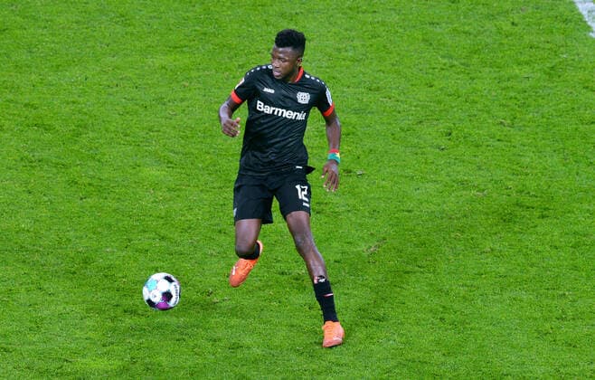 Soccer, Bundesliga, Germany, Men, Season 2020 2021, 7 Matchday, BayArena Leverkusen, Bayer Leverkusen black Bor Mönchengladbach green 4 3 Edmond Tapsoba LEV Action, single image DFL DFB REGULATIONS PROHIBIT ANY USE OF PHOTOGRAPHS AS IMAGE SEQUENCES AND OR QUASI VIDEO