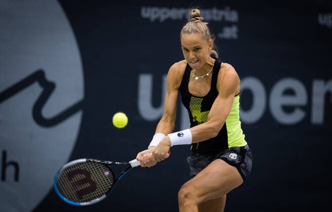 November 10, 2020, Linz, AUSTRIA: Arantxa Rus of the Netherlands in action during the first round at the 2020 Upper Austria Ladies Linz WTA, Tennis Damen International tennis tournament against Tamara Zidansek of Slovenia Linz AUSTRIA - ZUMAa181 20201110_zaa_a181_070 Copyright: xRobxPrangex
