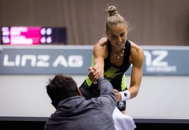 November 10, 2020, Linz, AUSTRIA: Arantxa Rus of the Netherlands in action during the first round at the 2020 Upper Austria Ladies Linz WTA, Tennis Damen International tennis tournament against Tamara Zidansek of Slovenia Linz AUSTRIA - ZUMAa181 20201110_zaa_a181_083 Copyright: xRobxPrangex