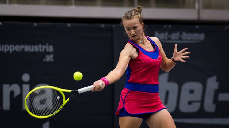 November 10, 2020, Linz, AUSTRIA: Barbora Krejcikova of the Czech Republic in action during the first round at the 2020 Upper Austria Ladies Linz WTA, Tennis Damen International tennis tournament against Harmony Tan of France Linz AUSTRIA - ZUMAa181 20201110_zaa_a181_117 Copyright: xRobxPrangex