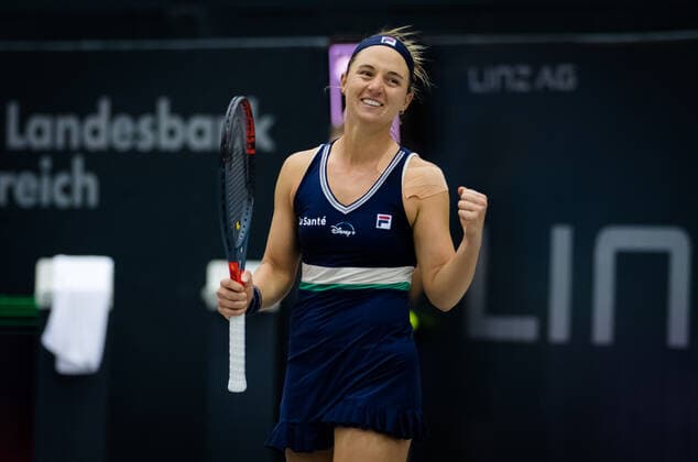 November 11, 2020, Linz, AUSTRIA: Nadia Podoroska of Argentina in action during the first round at the 2020 Upper Austria Ladies Linz WTA, Tennis Damen International tennis tournament against Irina-Camelia Begu of Romania Linz AUSTRIA - ZUMAa181 20201111_zaa_a181_124 Copyright: xRobxPrangex