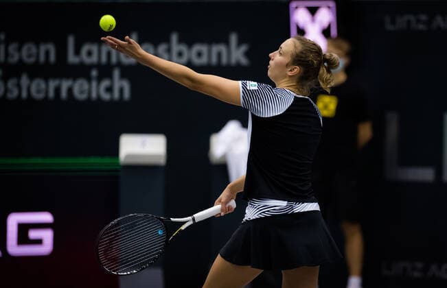 November 11, 2020, Linz, AUSTRIA: Elise Mertens of Belgium in action during her first-round match at the 2020 Upper Austria Ladies Linz WTA, Tennis Damen International tennis tournament Linz AUSTRIA - ZUMAa181 20201111_zaa_a181_204 Copyright: xRobxPrangex