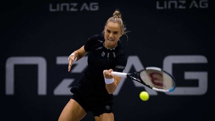November 12, 2020, Linz, AUSTRIA: Arantxa Rus of the Netherlands in action during the second round at the 2020 Upper Austria Ladies Linz WTA, Tennis Damen International tennis tournament against Veronika Kudermetova of Russia Linz AUSTRIA - ZUMAa181 20201112_zaa_a181_083 Copyright: xRobxPrangex
