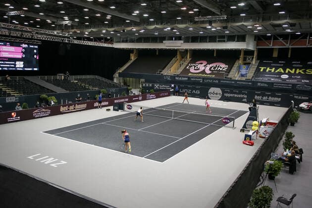 TENNIS - WTA, Tennis Damen Upper Austria Ladies Linz LINZ,AUSTRIA,13.NOV.20 - TENNIS - WTA Tour, Upper Austria Ladies Linz. Image shows Irina Bara (ROU), Sara Sorribes Tormo (ESP), Lucie Hradecka and Katerina Siniakova (CZE). Keywords: overview. GEPAxpictures xManfredxBinder