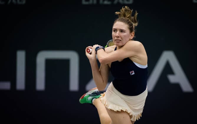 November 13, 2020, Linz, AUSTRIA: Ekaterina Alexandrova of Russia in action during the quarter-final of the 2020 Upper Austria Ladies Linz WTA, Tennis Damen International tennis tournament against Nadia Podoroska of Argentina Linz AUSTRIA - ZUMAa181 20201113_zaa_a181_060 Copyright: xRobxPrangex