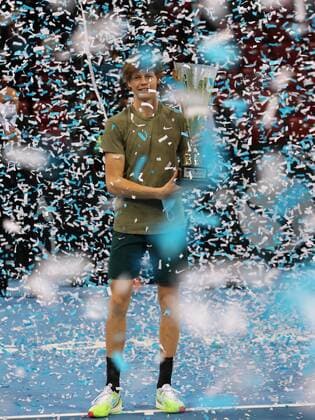 IPP20201114 Tennis: ATP, Tennis Herren 250 Sofia Open 2020, Jannik Sinner diventa il piÃ¹ giovane italiano di sempre a conquistare un titolo Atp. L™altoatesino ha battuto il canadese Vasek Pospisil per 6-4 3-6 7-6 (3) vincendo il primo titolo della carriera (Verwendung nur in Deutschland - GERMANY ONLY) *** IPP20201114 Tennis ATP 250 Sofia Open 2020, Jannik Sinner diventa il piÃ¹ giovane italiano di sempre a conquistare un titolo Atp L™altoatesino ha battuto il canadese Vasek Pospisil per 6 4 3 6 7 6 3 vincendo il primo titolo della carriera Use only in Germany GERMANY ONLY 