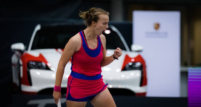 November 14, 2020, Linz, AUSTRIA: Barbora Krejcikova of the Czech Republic in action during the semi-final of the 2020 Upper Austria Ladies Linz WTA, Tennis Damen International tennis tournament against Aryna Sabalenka of Belarus Linz AUSTRIA - ZUMAa181 20201114_zaa_a181_062 Copyright: xRobxPrangex