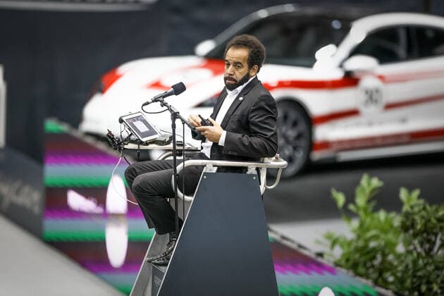 TENNIS - WTA, Tennis Damen Upper Austria Ladies Linz LINZ,AUSTRIA,15.NOV.20 - TENNIS - WTA Tour, Upper Austria Ladies Linz, final. Image shows the chair umpire Kader Nouni.. GEPAxpictures xManfredxBinder