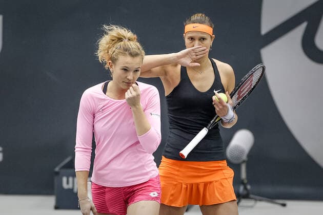 TENNIS - WTA, Tennis Damen Upper Austria Ladies Linz LINZ,AUSTRIA,15.NOV.20 - TENNIS - WTA Tour, Upper Austria Ladies Linz, final. Image shows Lucie Hradecka (CZE) and Katerina Siniakova (CZE) . GEPAxpictures xManfredxBinder