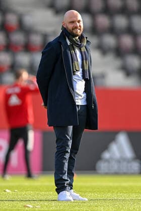 Stephan Lerch Coach, Head Coach, VfL Wolfsburg happy, smile, joy, pleasure, friendly, cheerful, radiant, optimistic, 11 15 2020, Munich Germany , Soccer, Flyeralarm Frauen Bundesliga, FC Bayern Muenchen VfL Wolfsburg, DFB DFL REGULATIONS PROHIBIT ANY USE OF PHOTOGRAPHS AS IMAGE SEQUENCES AND OR QUASI VIDEO xslx