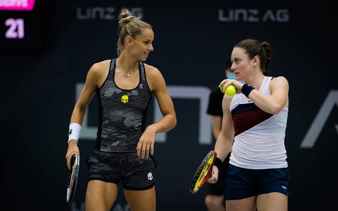November 15, 2020, Linz, AUSTRIA: Arantxa Rus of the Netherlands & Tamara Zidansek of Slovenia in action during the doubles final at the 2020 Upper Austria Ladies Linz WTA, Tennis Damen International tennis tournament Linz AUSTRIA - ZUMAa181 20201115_zaa_a181_098 Copyright: xRobxPrangex