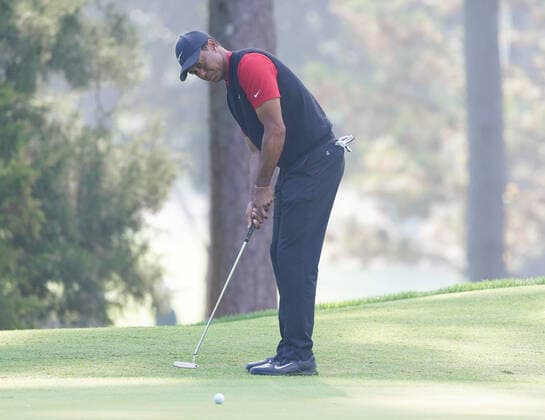 Tiger Woods putt son the 6th hole in the final round of the 2020 Masters golf tournament at Augusta National Golf Club in Augusta, Georgia on Sunday, November 15, 2020.  AUG20201115880 KevinxDietsch