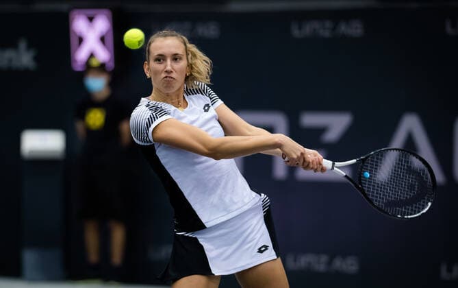 November 15, 2020, Linz, AUSTRIA: Elise Mertens of Belgium in action during the final of the 2020 Upper Austria Ladies Linz WTA, Tennis Damen International tennis tournament against Aryna Sabalenka of Belarus Linz AUSTRIA - ZUMAa181 20201115_zaa_a181_152 Copyright: xRobxPrangex