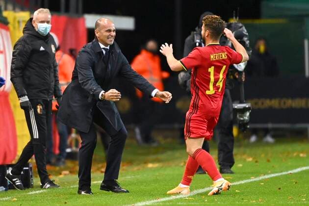 LEUVEN, BELGIUM - NOVEMBER 15 : Dries Mertens forward of Belgium celebrates after scoring with Roberto Martinez head coach of Belgian Team during the UEFA Nations League match group stage final tournament - League A - Group 2 between Belgium and England on November 15, 2020 in Leuven, Belgium, 15 11 2020 ( Photo by Vincent Kalut Photonews FOOTBALL : UEFA Nations League - League A - Group 2 - Belgique vs Angleterre - 15 11 2020 PHOTONEWS PANORAMIC 