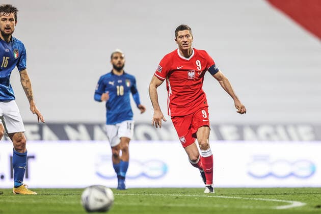 15.11.2020 REGIO EMILA, WLOCHY (REGIO EMILIA, ITALY) STADION CITTA DEL TRICOLORE PILKA NOZNA (FOOTBALL) LIGA NARODOW UEFA ( UEFA NATIONAL LEAGUE ) MECZ WLOCHY - POLSKA ( GAME ITALY - POLAND ) NZ ROBERT LEWANDOWSKI FOTO LUKASZ GROCHALA CYFRASPORT NEWSPIX.PL --- Newspix.pl  20201115CSLG0059