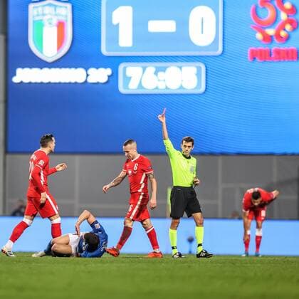 15.11.2020 REGIO EMILA, WLOCHY (REGIO EMILIA, ITALY) STADION CITTA DEL TRICOLORE PILKA NOZNA (FOOTBALL) LIGA NARODOW UEFA ( UEFA NATIONAL LEAGUE ) MECZ WLOCHY - POLSKA ( GAME ITALY - POLAND ) NZ JACEK GORALSKI CZERWONA KARTKA FOTO LUKASZ GROCHALA CYFRASPORT NEWSPIX.PL --- Newspix.pl  20201115CSLG0081