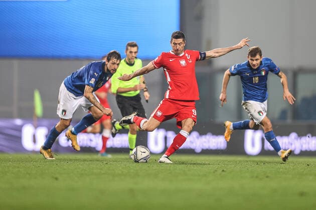 15.11.2020 REGIO EMILA, WLOCHY (REGIO EMILIA, ITALY) STADION CITTA DEL TRICOLORE PILKA NOZNA (FOOTBALL) LIGA NARODOW UEFA ( UEFA NATIONAL LEAGUE ) MECZ WLOCHY - POLSKA ( GAME ITALY - POLAND ) NZ ROBERT LEWANDOWSKI FOTO LUKASZ GROCHALA CYFRASPORT NEWSPIX.PL --- Newspix.pl  20201115CSLG0096