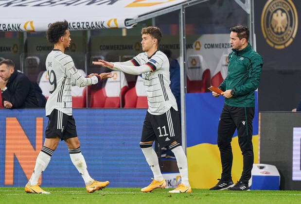 Leroy SANE, DFB 19 Luca WALDSCHMIDT, 11 DFB player change, substitution, Wechsel, Auswechslung, Einwechslung, Spielerwechsel, in the match GERMANY - UKRAINE 3-1 UEFA Nations League, German Football Nationalteam, DFB , Season 2020 2021 in Leipzig, Germany, November 14, 2020