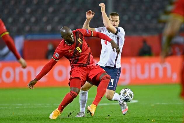 LEUVEN, BELGIUM - NOVEMBER 15 : Romelu Lukaku forward of Belgium in duel with Eric Dier defender of England during the UEFA Nations League match group stage final tournament - League A - Group 2 between Belgium and England on November 15, 2020 in Leuven, Belgium, 15 11 2020 ( Photo by Nico Vereecken Photo News FOOTBALL : UEFA Nations League - League A - Group 2 - Belgique vs Angleterre - 15 11 2020 PHOTONEWS PANORAMIC 