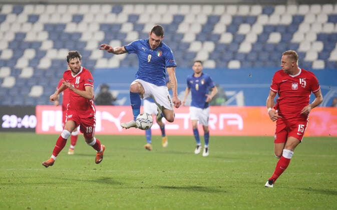 UEFA Nations League Italy vs Poland UEFA Nations League Italy vs Poland on November 15, 2020 in Reggio nell???Emilia, Italy. Pictured: Andrea Belotti, Kamil Glik, , Bartosz Bereszynki