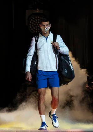 (201117) -- LONDON, Nov. 17, 2020 -- Novak Djokovic of Serbia enters the court before the singles group match against Diego Schwartzman of Argentina at the ATP, Tennis Herren World Tour Finals 2020 in London, Britain, on Nov. 16, 2020. ) (SP)BRITAIN-LONDON-TENNIS-ATP FINALS-DAY 2 HanxYan 