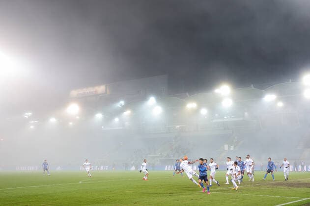 SOCCER - JPN vs MEX, test match GRAZ,AUSTRIA,17.NOV.20 - SOCCER - international match, Länderspiel, Nationalmannschaft Japan vs Mexico, test match. Image shows the Merkur Arena. Keywords: stadium, fog. GEPAxpictures xChristianxWalgram