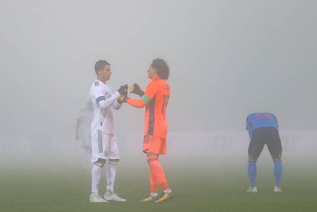 SOCCER - JPN vs MEX, test match GRAZ,AUSTRIA,17.NOV.20 - SOCCER - international match, Länderspiel, Nationalmannschaft Japan vs Mexico, test match. Image shows the rejoicing of Hector Moreno and Guillermo Ochoa (MEX). GEPAxpictures xChristianxWalgram