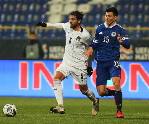18.11.2020 Sarajevo Bosnia and Herzegodina-Italy Nations League men s football Manuel Locatelli(L) Italy,Josip Corluka(R) Bosnia and Herzegovina :Str 