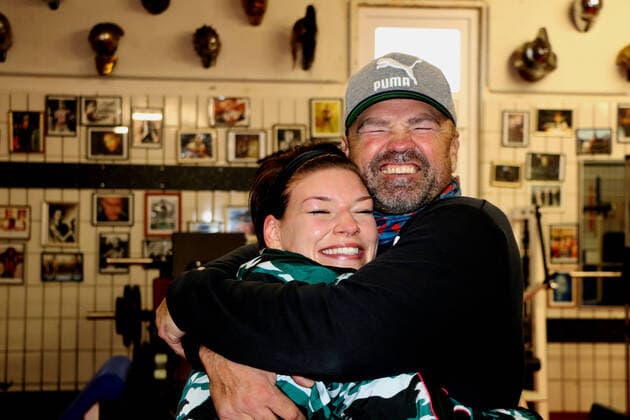 Bilder des Jahres 2020, Sport 11 November Sport Themen der Woche KW47 Sport Bilder des Tages 19.11.2020: Berlin-Spandau: Boxgym Fleischfabrik: Nina Meinke + Sven Ottke *** 19 11 2020 Berlin Spandau Boxgym meat factory Nina Meinke Sven Ottke