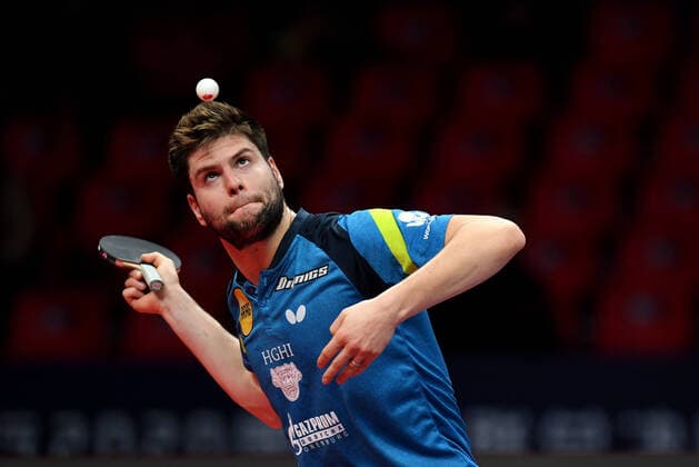 Bilder des Jahres 2020, Sport 11 November Sport Themen der Woche KW47 Sport Bilder des Tages (201120) -- ZHENGZHOU, Nov. 20, 2020 -- Dimitrij Ovtcharov of Germany serves during the men s singles round of 16 match against Lin Yun-Ju of Chinese Taipei at 2020 ITTF finals in Zhengzhou, capital of central China s Henan Province, Nov. 20, 2020. ) (SP)CHINA-ZHENGZHOU Table tennis, Tischtennis ITTF-FINALS-MEN S SINGLES (CN) LiuxJunxi 