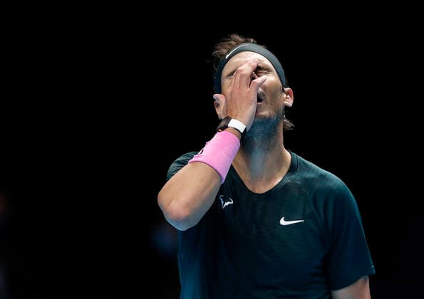 Bilder des Jahres 2020, Sport 11 November Sport Themen der Woche KW47 Sport Bilder des Tages Sport Bilder des Tages (201122) -- LONDON, Nov. 22, 2020 -- Rafael Nadal of Spain reacts during the singles semifinal against Daniil Medvedev of Russia at the ATP, Tennis Herren World Tour Finals 2020 in London, Britain, on Nov. 21, 2020. ) (SP)BRITAIN-LONDON-TENNIS-ATP FINALS-SEMIFINAL HanxYan 