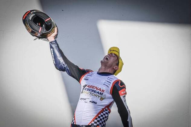 Bilder des Jahres 2020, Sport 11 November Sport Themen der Woche KW47 Races at MotoGP Grand Prix MEO of Portugal at Autódromo Internacional do Algarve, Portimao. November 22, 2020 Carreras del Gran Premio MEO de Portugal en el Autódromo Internacional do Algarve, Portimao, 22 de Noviembre de 2020 Albert Arenas is the 2020 Moto3? World Champion POOL MotoGP.com Cordon Press Cordon Press *** Races at MotoGP Grand Prix MEO of Portugal at Autódromo Internacional do Algarve, Portimao November 22, 2020 Races at MEO Grand Prix of Portugal at Autódromo Internacional do Algarve, Portimao, November 22, 2020 Albert Arenas is the 2020 Moto3? World Champion POOL MotoGP com Cordon Press Cordon Press  xx xx