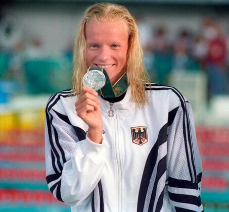 Olympische Spiele in Atlanta 1996. Schwimmen: Dagmar Hase (Deut.) mit Silbermedaille. 26.07.1996. *** Olympic Games in Atlanta 1996 Swimming Dagmar Hase Deut with silver medal 26 07 1996 HM