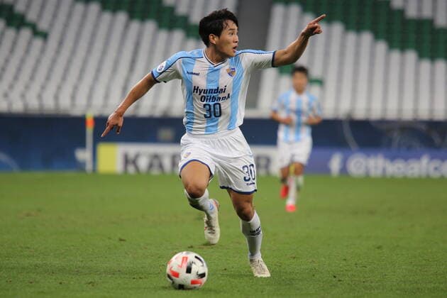 Sport Bilder des Tages DOHA, QATAR - NOVEMBER 24: Jung Hoonsung of Ulsan Hyundai during the AFC Champions League Group F match between Perth Glory and Ulsan Hyundai at the Education City Stadium on November 24, 2020 in Doha, Qatar. (Photo by Colin McPhedran) SPO, SOC, FOC  Copyright: xColinxMcPhedran