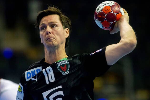 24 11 2020, xfrx, Handball EHF Cup, Fuechse Berlin Tatran Presov emspor, l Hans Lindberg Fuechse Berlin DFL DFB REGULATIONS PROHIBIT ANY USE OF PHOTOGRAPHS as IMAGE SEQUENCES and or QUASI VIDEO Berlin