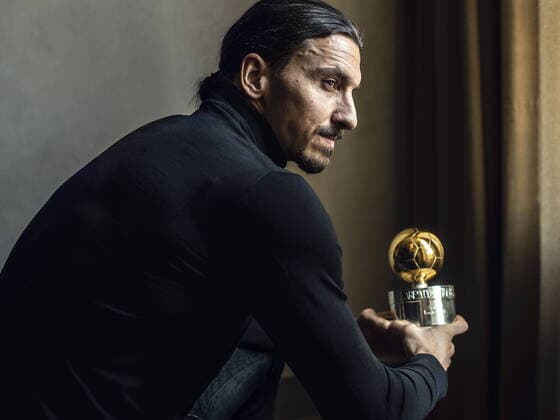 Zlatan Ibrahimovic won Swedish football s Golden Ball 2020 for a record extending 12th time in an online awards ceremony held in Stockholm, Sweden, on Monday November 24, 2020 Zlatan was photgraphed in Milan with the award Milano ITALY x2512x,  Copyright: xORRExPONTUS Aftonbladetx ZLATAN IBRAHIMOVIC
