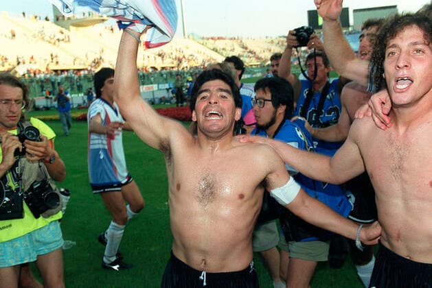 201125 Fotboll, VM, kvartsfinal, Argentina - Jugoslavien: Diego Armando Maradona, Argentina efter segern. Bildbyran - VM90 fotboll vm vm90 vm1990 argentina jugoslovakien kvartsfinal jubel bbeng *** 201125 Soccer, World Cup, Quarterfinal, Argentina Yugoslavia Diego Armando Maradona, Argentina after the victory,  Copyright: BILDBYRAN BB201125BB267
