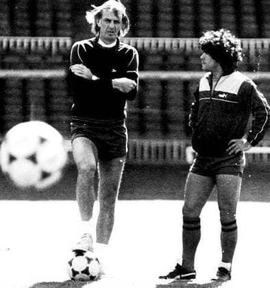 MENOTTI CON MARADONA EN EL BARCELONA 82 83 FOTO ANTIGUA  ARCANO--0x0004b274 (arcanon)
