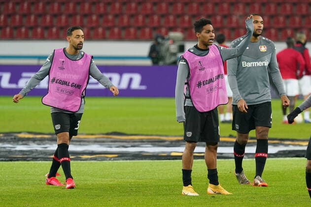 GER, UEFA EL, Bayer 04 Leverkusen GER vs Hapoel Beer Sheva ISR 26 11 2020, BayArena, Leverkusen, Europaleque, Group stage, 4 Matchday, GER, UEFA EL, Bayer 04 Leverkusen GER vs Hapoel Beer Sheva ISR , DFL regulations prohibit any use of photographs as image sequences and or quasi video in picture picture shows warming up, single action, li Karim Bellarabi Leverkusen 38 , Wendell Leverkusen 18 , Jonathan Tah Leverkusen 4 , nordphotox xMeuter nph00351