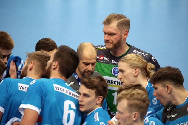 26 11 20 TVB Stuttgart HSG Nordhorn Lingen Germany, Stuttgart, 26 11 2020, Handball, DKB Bundesliga, Season 2020 2021, TVB Stuttgart HSG Nordhorn Lingen v l Jürgen Schweikardt Trainer TVB Stuttgart , Johannes Bitter TVB Stuttgart