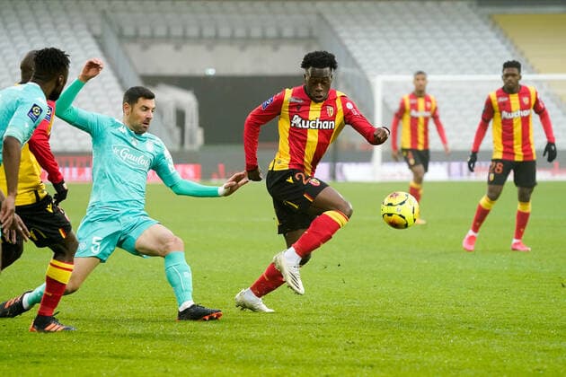 29 ARNAUD KALIMUENDO (LENS) - 05 THOMAS MANGANI (SCO) FOOTBALL : Lens vs Angers - Ligue 1 Uber Eats - 29 11 2020 FEP Panoramic 